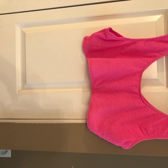 Pink Boohoo Bikini top - Picture 2 of 2